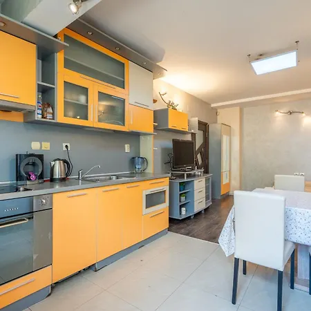 Daire 3 Bedroom South Park With Free Parking Sofya