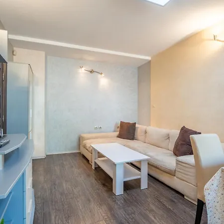 3 Bedroom South Park With Free Parking *