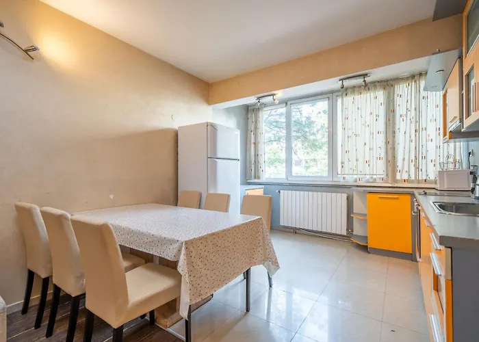 3 Bedroom South Park With Free Parking ソフィア