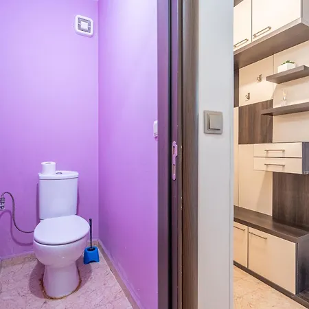 3 Bedroom South Park With Free Parking Апартамент София