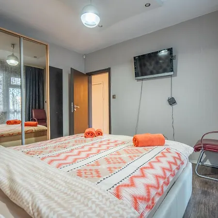 3 Bedroom South Park With Free Parking *