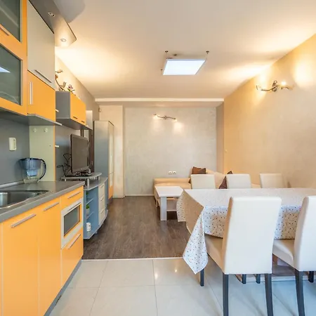 3 Bedroom South Park With Free Parking * Sofie