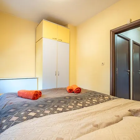 Апартамент 3 Bedroom South Park With Free Parking *