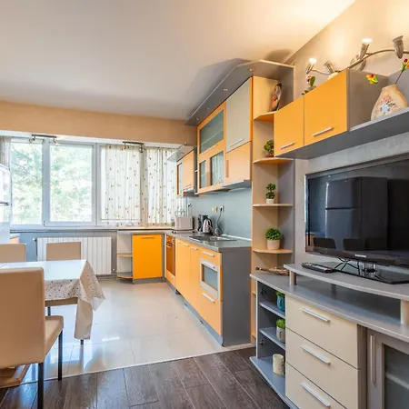 Apartment 3 Bedroom South Park With Free Parking