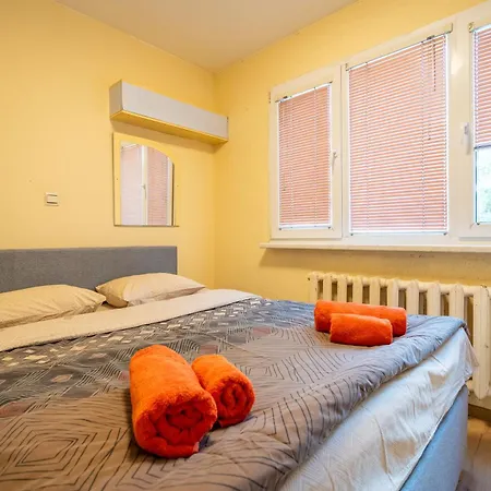 3 Bedroom South Park With Free Parking Apartment Sofia