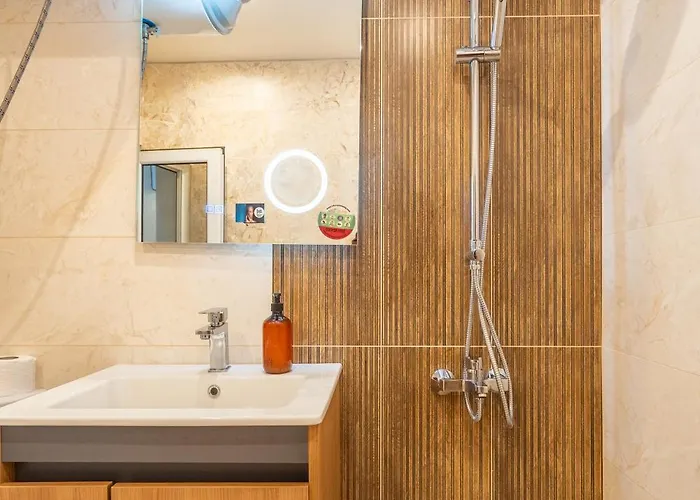 3 Bedroom South Park With Free Parking Sofía